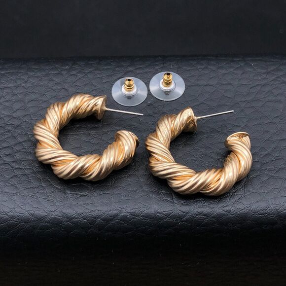 LOFT Earrings Chunky Twisted Rope Classic Gold Tone Hoops NWT - Picture 4 of 8